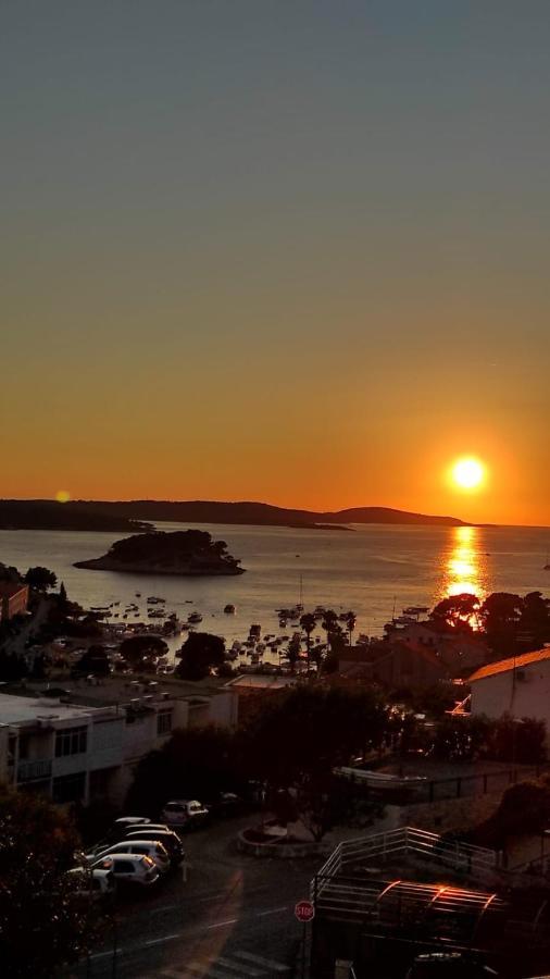 Jani Floor * Hvar Town