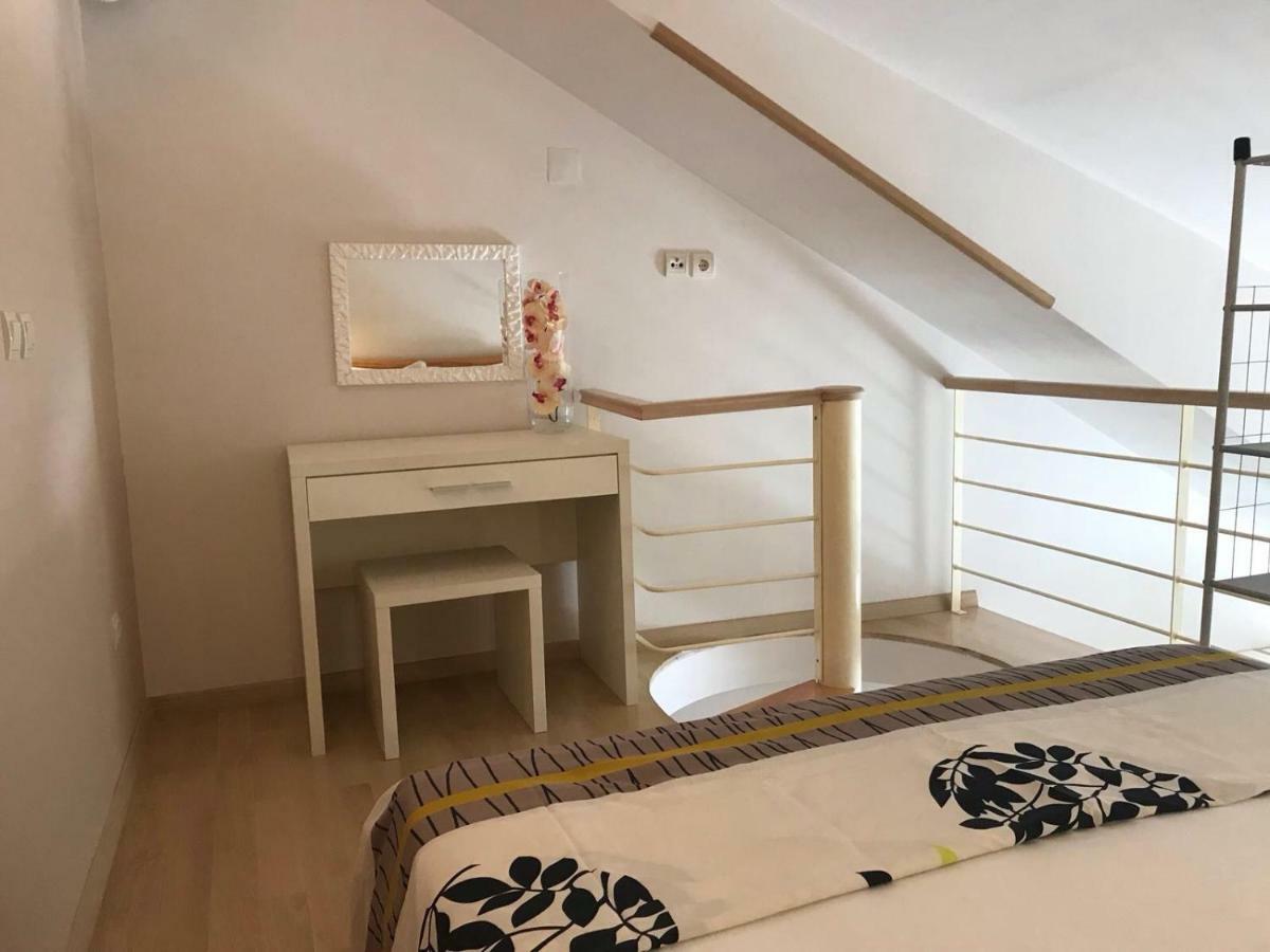 Jani Floor Apartment